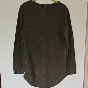RUE 21 Women's Olive Sweater. Size Smakl.